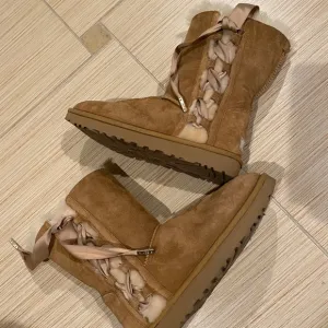 🆕 UGG Side Ribbon Sheepskin Boots