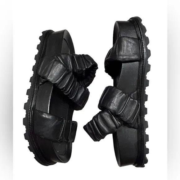 🖤 VIC MATIE DESIGNER SANDALS!! MADE IN ITALY! EXTREME QUALITY! DON’T MISS OUT🖤
