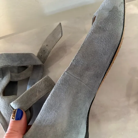 100% authentic Valentino blue suede flats