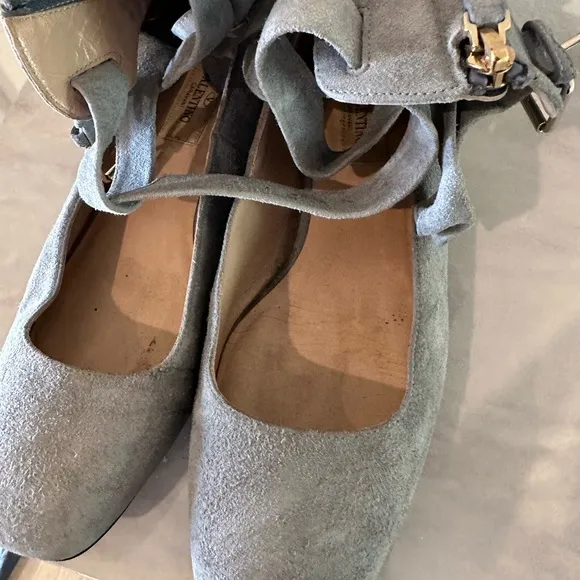 100% authentic Valentino blue suede flats