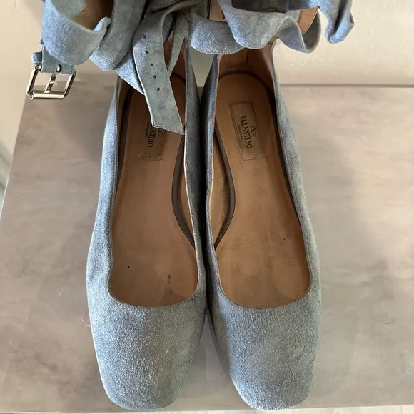 100% authentic Valentino blue suede flats