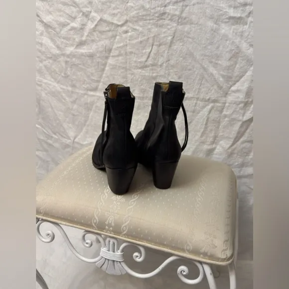 Acne Black Leather Side Zip Ankle Boots Size 41 Designer Classic Casual