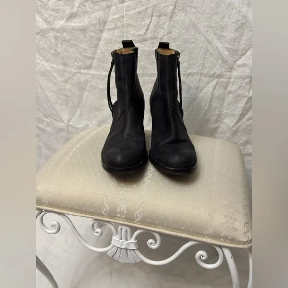 Acne Black Leather Side Zip Ankle Boots Size 41 Designer Classic Casual