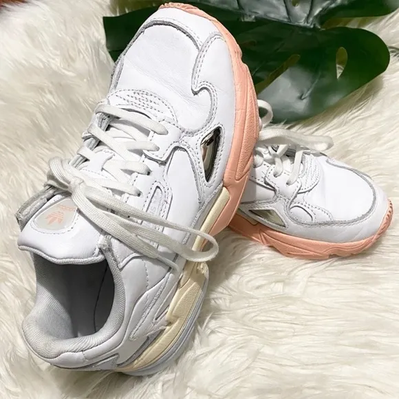 Adidas Falcons‎
