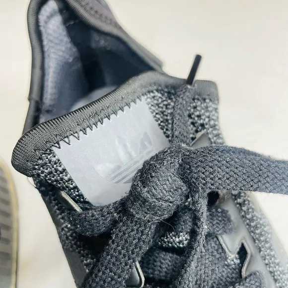 Adidas NMD_R1 Core Black Carbon Sneakers Men’s Size 8
