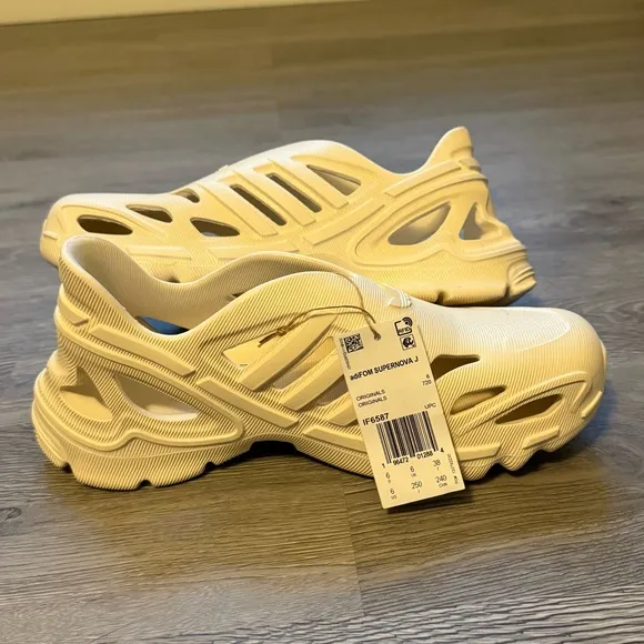 Adidas Originals Adifom Supernova J Shoes NWT Boy's Size 6 White