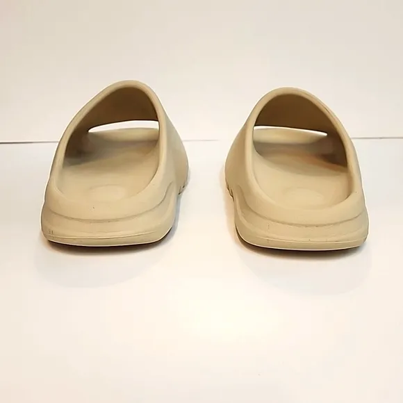 Adidas YEEZY SLIDES BONE Sandals Size 6