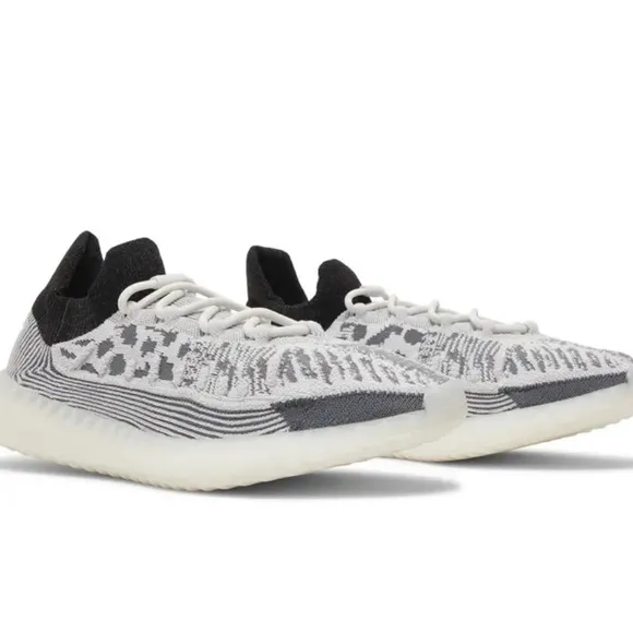 Adidas YZY 350 V2 CMPCT in Black and White