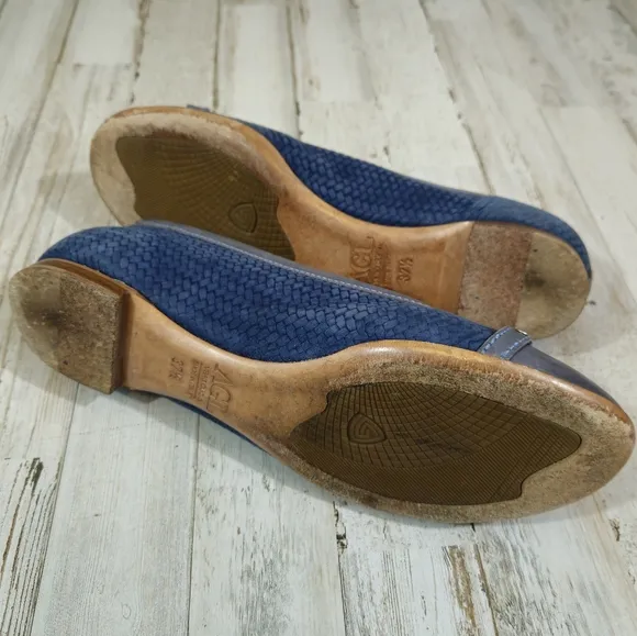 AGL Attilio Guisti Leombruni Blue Leather Buckle Flats