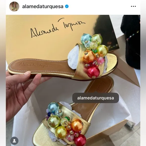 Alameda Turquesa “Bubblicious Rainbow” Sandal Slides 🌈 👡