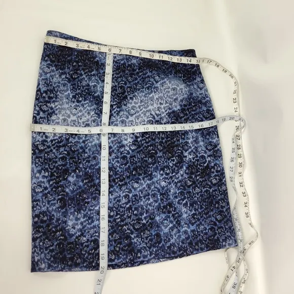 ALBERTO MAKALI Designer Sparkly Lace Skirt