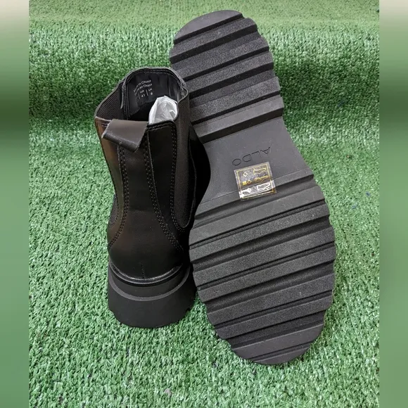 ALDO Stompd Black Leather‎ Chelsea Chunky Lug Sole Boots