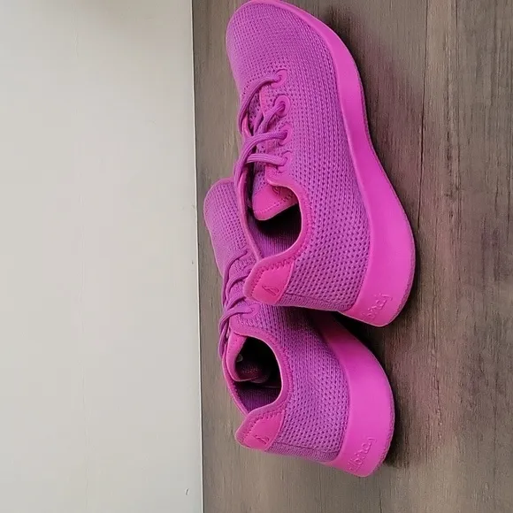 Allbirds Limited Edition Bloom Pink TR Tree Runner Sneakers size 9