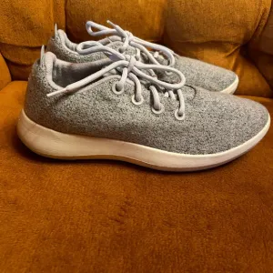 Allbirds Men’s Wool Runner Water-Repellent  Walking Sneakers size 11