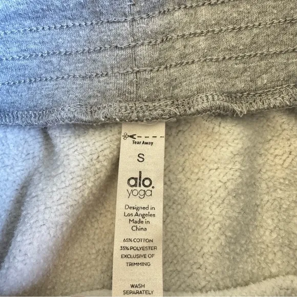 Alo Yoga High-Waist Easy Sweat Short Athletic Heather Grey