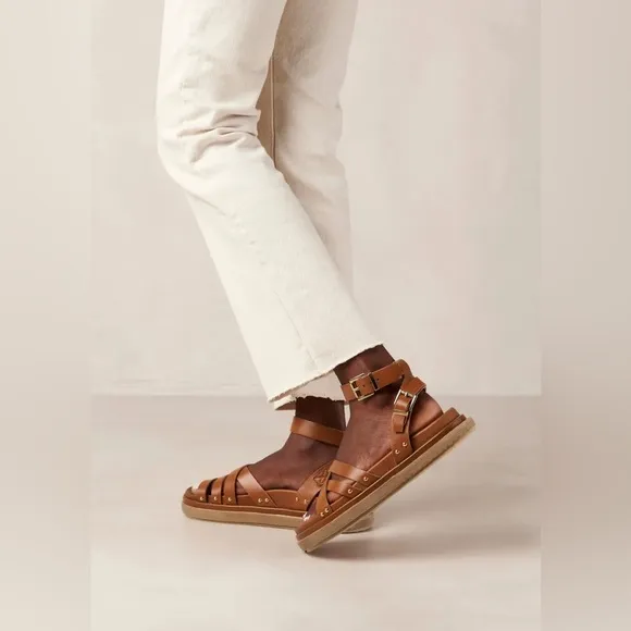 ALOHAS Buckle Up Sandals in Tan