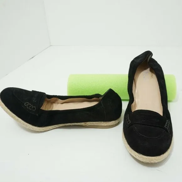 Amalfi by Rangoni Balck Suede Casual Flats