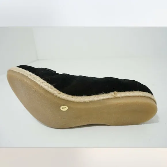 Amalfi by Rangoni Balck Suede Casual Flats