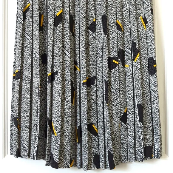 Andrea Gayle 80's Vintage Funky Static High Waisted Pleated A-Line Midi Skirt L