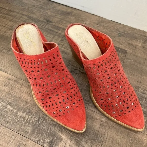 ANTHROPOLOGIE SEYCHELLES LASERCUT MULES RED SUEDE STACKED HEEL