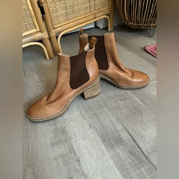 Anthropologie Silent D Biscoti Chelsea Boots size 38