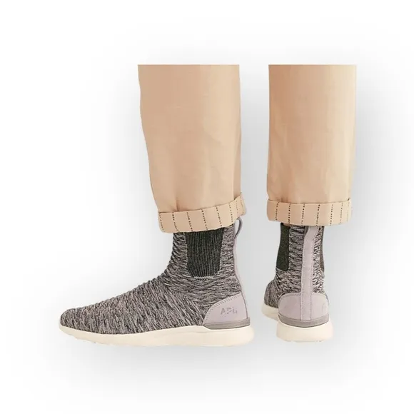 APL 𖤐 Chelsea Boot Knit Sneakers 𖤐 Heather Grey Melange 𖤐 aso Free People 𖤐 8M