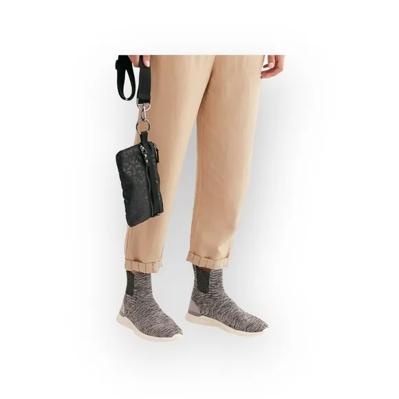 APL 𖤐 Chelsea Boot Knit Sneakers 𖤐 Heather Grey Melange 𖤐 aso Free People 𖤐 8M