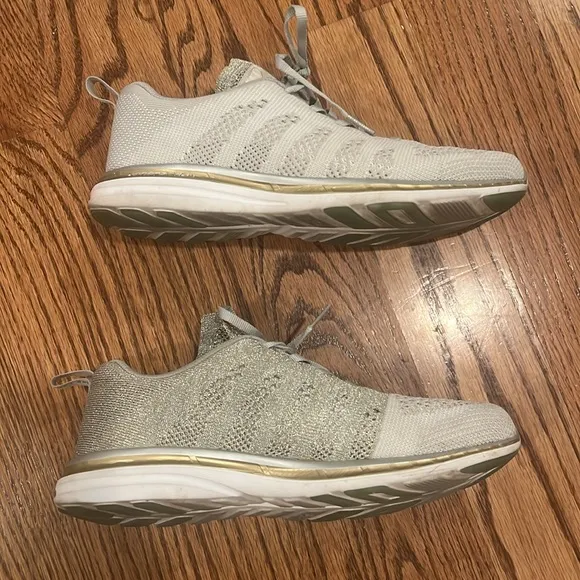 APL Grey And Silver Knitted Lace Up Sneakers with Gold Detail Size 8