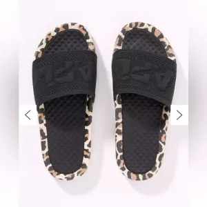 APL Logo Techloom Slide Sandals •NEW IN BOX• SZ 7