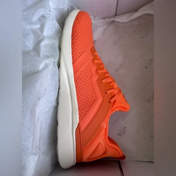 APL Men's Techloom Tracer 10.5 Orange Pristine NEW Sneakers Openwork Logo Bright