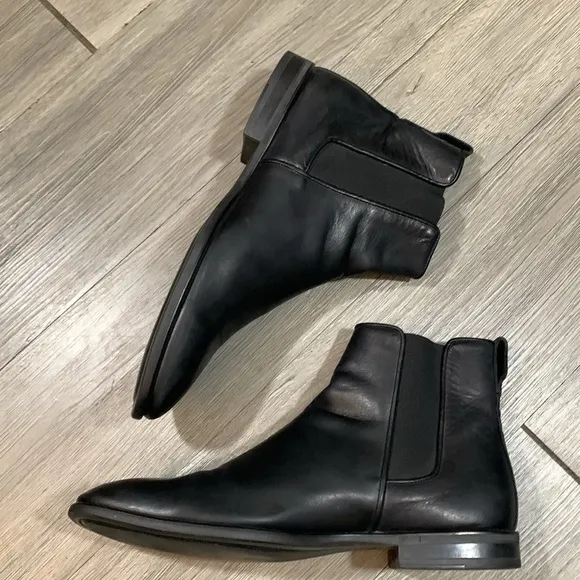 Aquatalia Adrian Black Leather Weatherproof Round Toe Chelsea Ankle Boots size 9