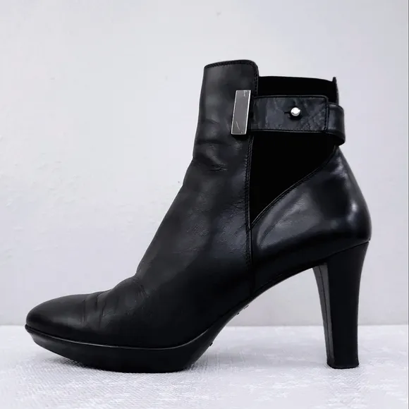 AQUATALIA Rogue Royal Heeled Ankle Booties US 9.5 Weatherproof Leather Boots