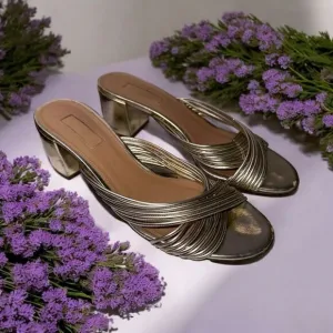 Aquazzura Gold Leather Slides Sandals Size 39. Gold Metallic.