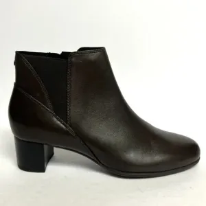 Aravon Women's Career Chelsea Boots Brown, Size 7D