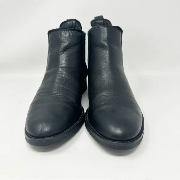 Ariat Chelsea Pull-On Leather Ankle Boots