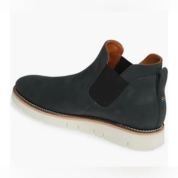 ARIAT mens Uptown Mid Chelsea Boot In Smog Leather size 8