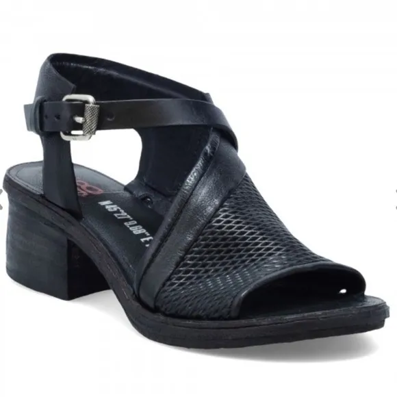 A.s.98 Keldon Sandal In Black Leather Size 6-6.5