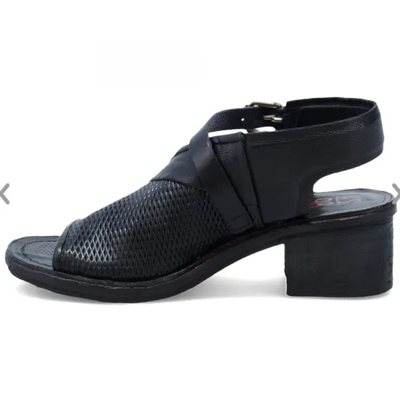 A.s.98 Keldon Sandal In Black Leather Size 6-6.5