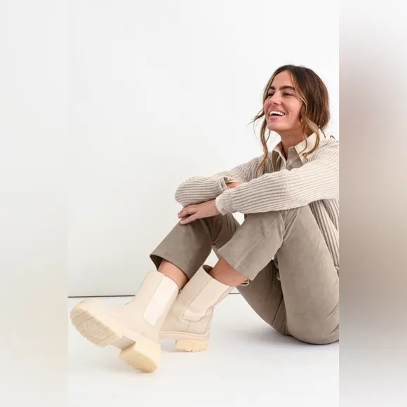 ASH Women's Leather Cream Beige Platform Combat Chelsea Boots Size 39 US 9 NWT