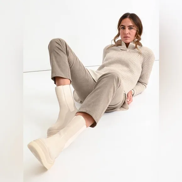 ASH Women's Leather Cream Beige Platform Combat Chelsea Boots Size 39 US 9 NWT