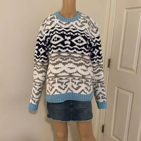 ASOS Women’s Chunky Sweater Super Thick Crew Neck Size Medium