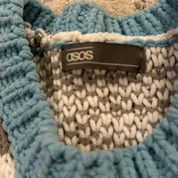 ASOS Women’s Chunky Sweater Super Thick Crew Neck Size Medium