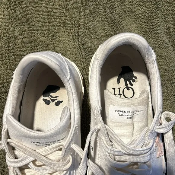 AUTHENTIC Off White low Vulcanized eco canvas sneakers white pink size 38 No box