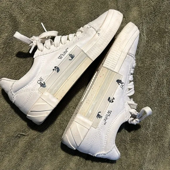 AUTHENTIC Off White low Vulcanized eco canvas sneakers white pink size 38 No box