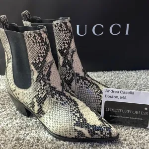 Authentic PAIGE snake leather embossed Chelsea boots sz 7 ankle booties