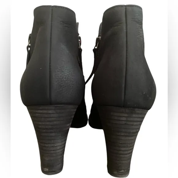 Authentic Paul Green Malibu Sliced Zip Ankle Boots