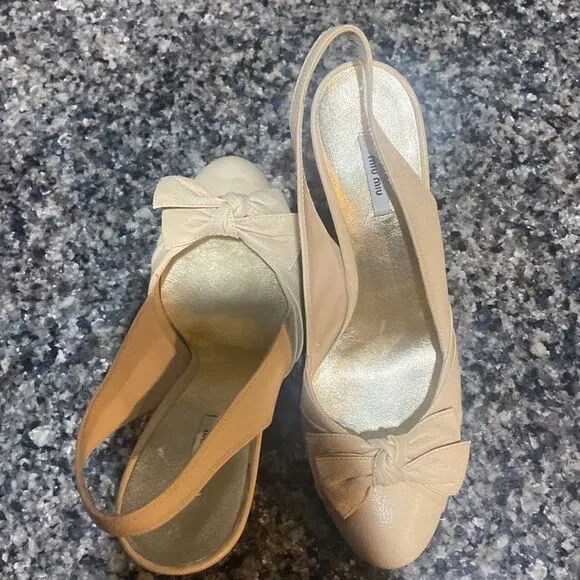 💯Authentic MIU MIU Crean  Leather Sandals whith heels sz36