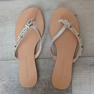 Badgley Mischka Kamryn Leather Sandals. Size 6