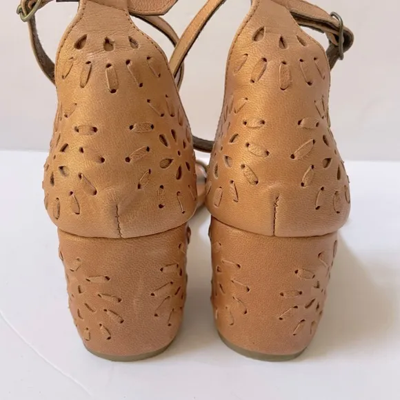 BALI ELF Beautiful Handmade Leather Ankle Strap Sandals Size 7.5