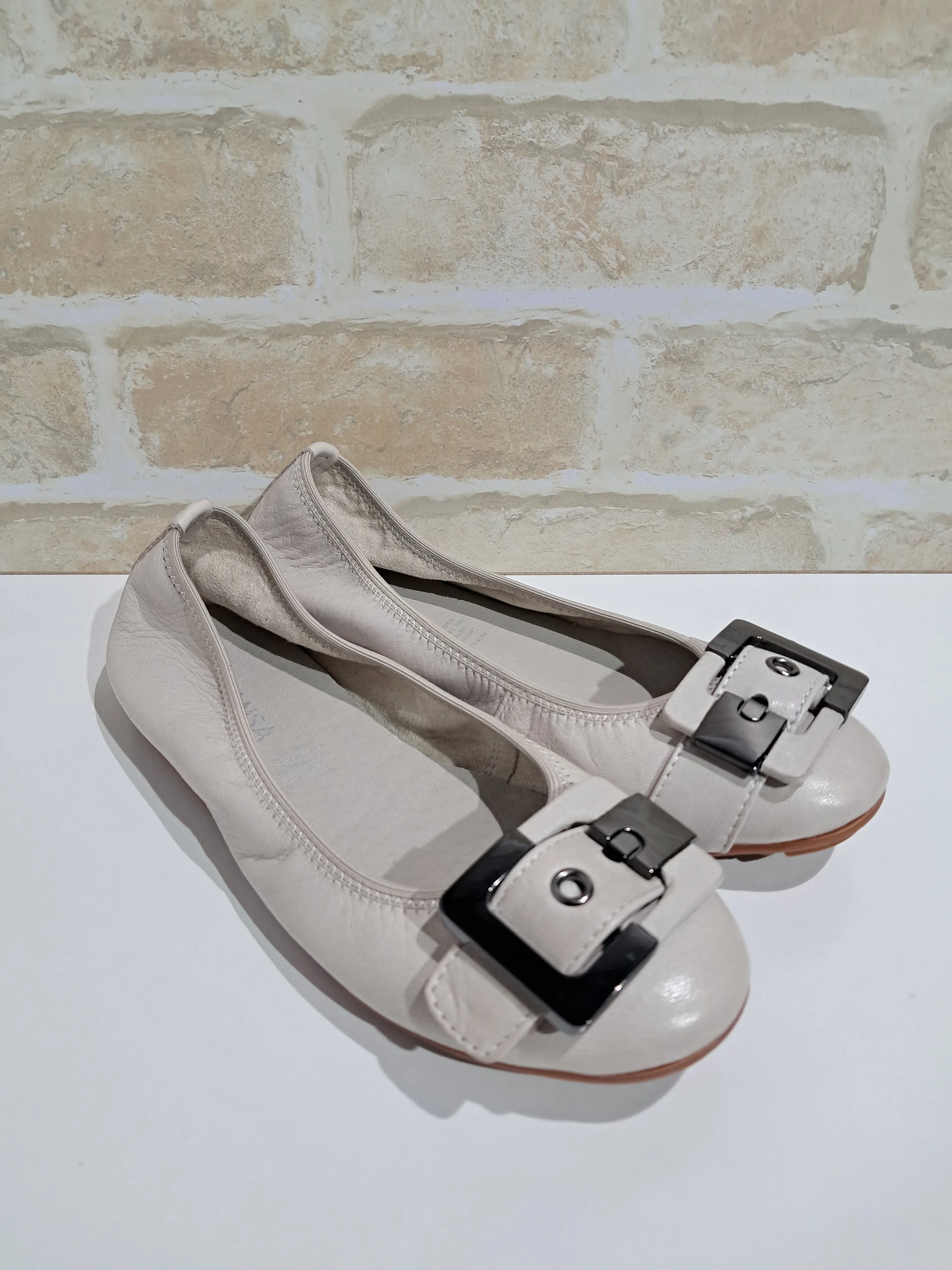 Ballencia Silver Grey by LeSansa